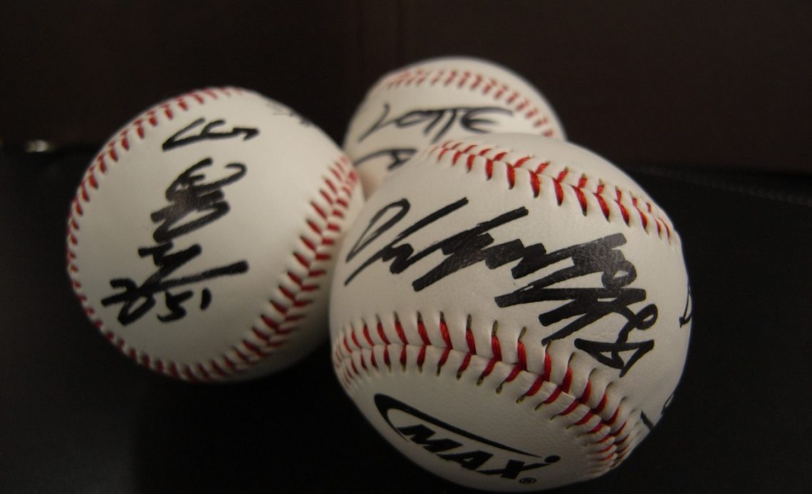 How Do You Know What an Autograph is Worth?
