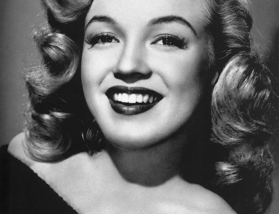 What is the secret of Marilyn Monroe's skin .. Her best friend answers.. Her best friend answers